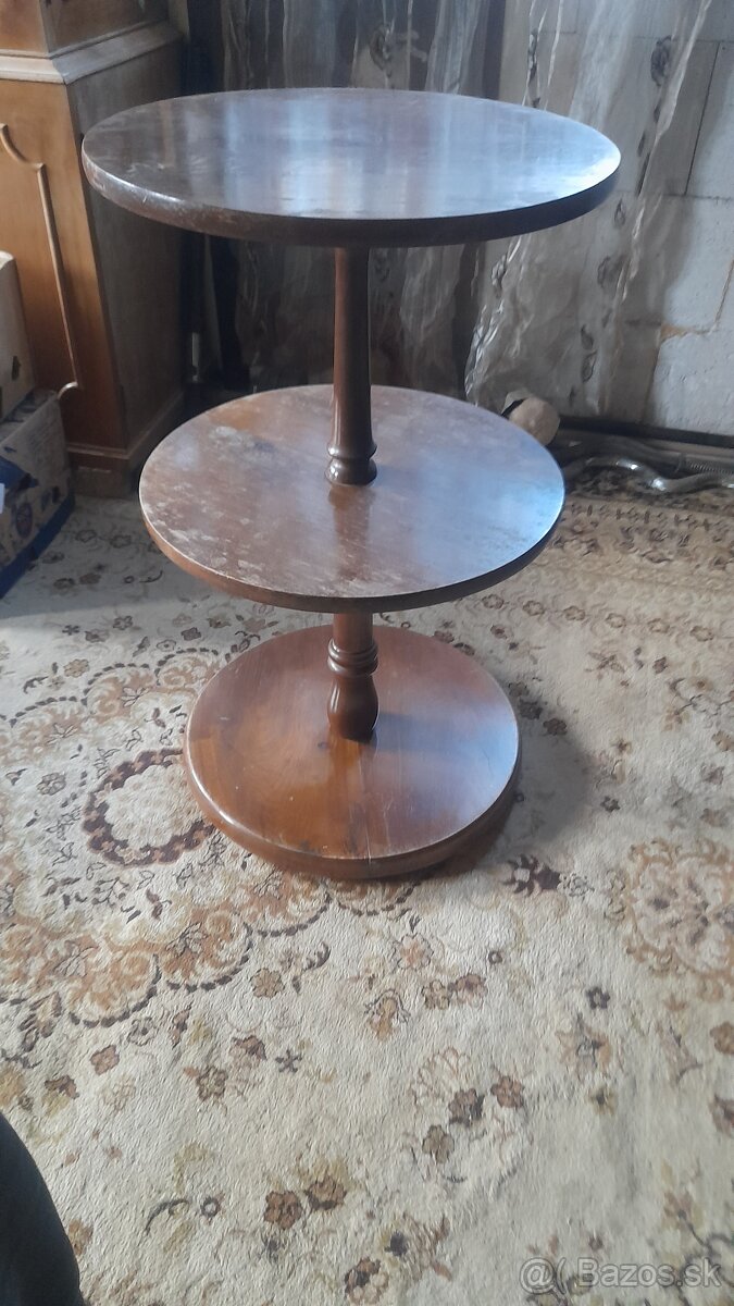 Art Deco stolík 150eur