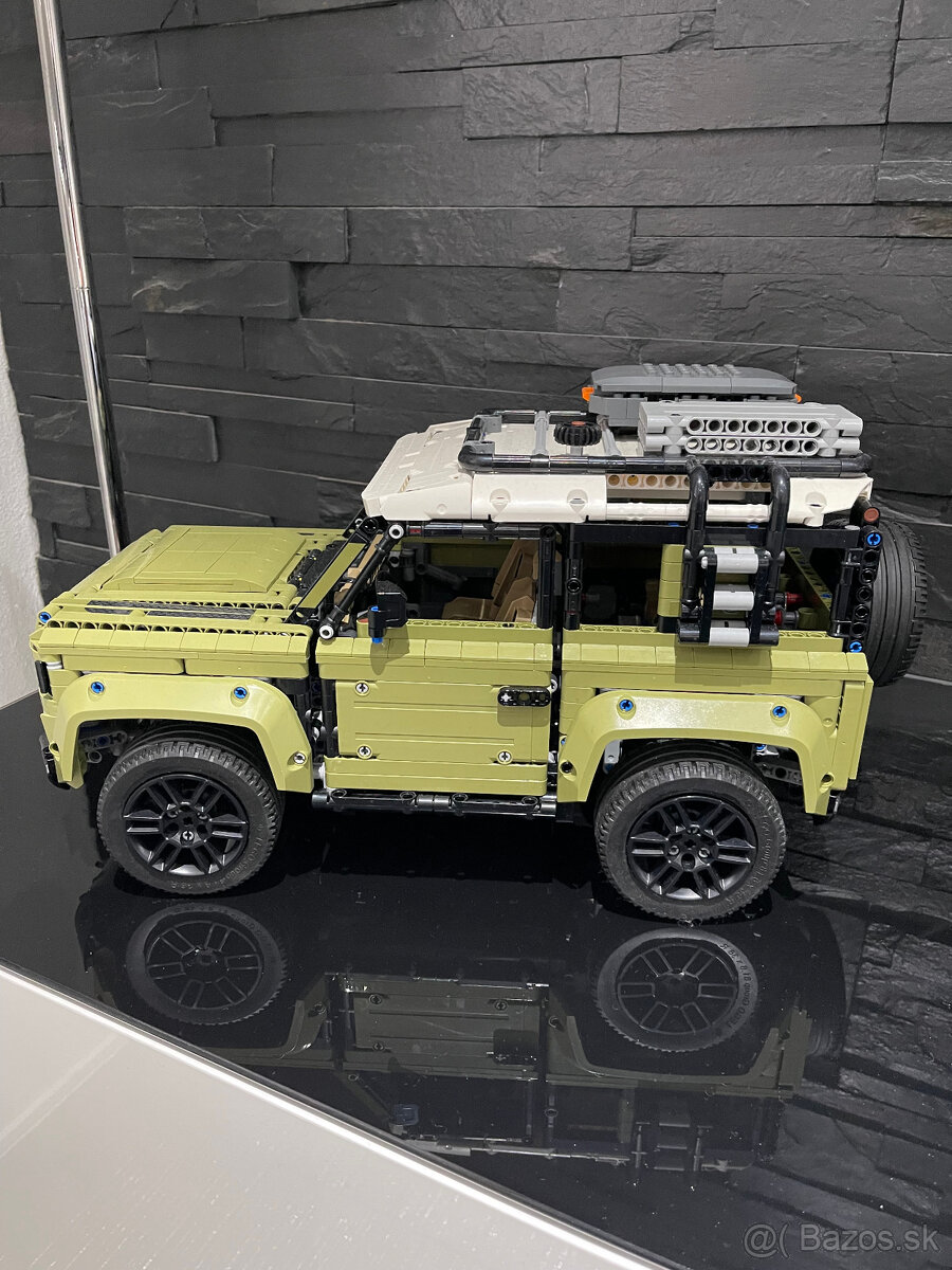 LEGO® Technic 42110 Land Rover Defender