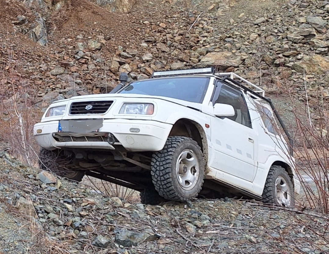 Suzuki Vitara Cabrio, rv. 98, benzín 2.0L, 4x4