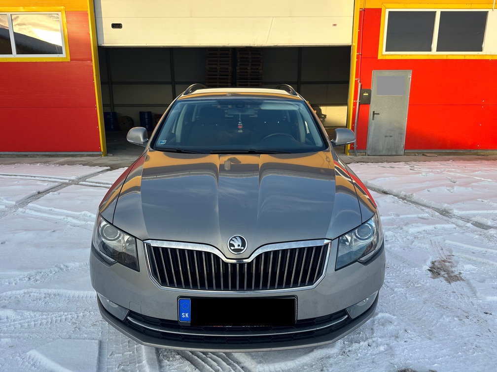 Škoda Superb 2,0 TDi 125kW r.v. 10/2014