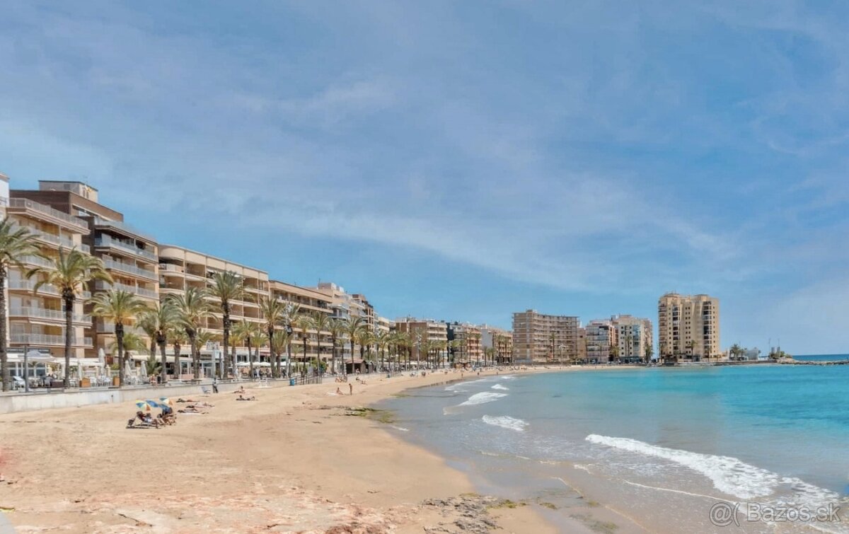 Krásný apartmán s balkonem a parkováním – Torrevieja