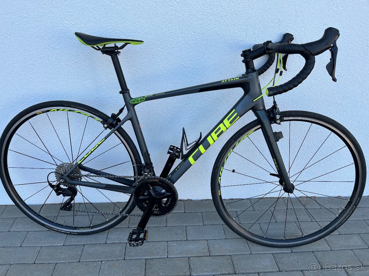 Cube Attain GTC Race Carbon Road Bike in Black