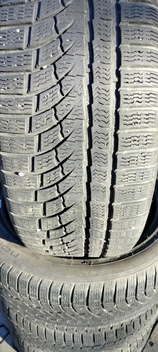 Predám 4 zimné pneumatiky 245/45 R19 102V Nokian