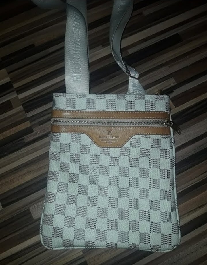 Louis vuitton taštička