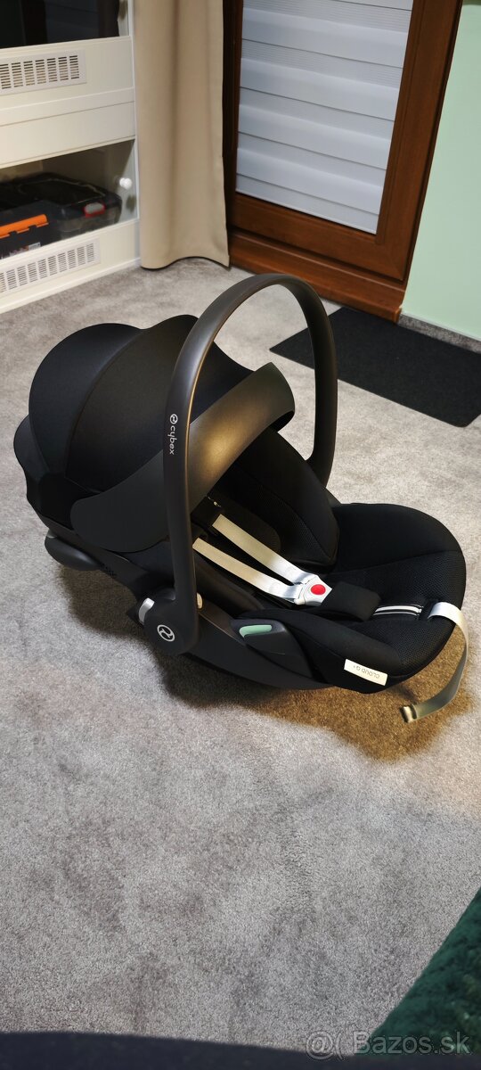 Cybex Cloud G i-Size Plus Moon Black