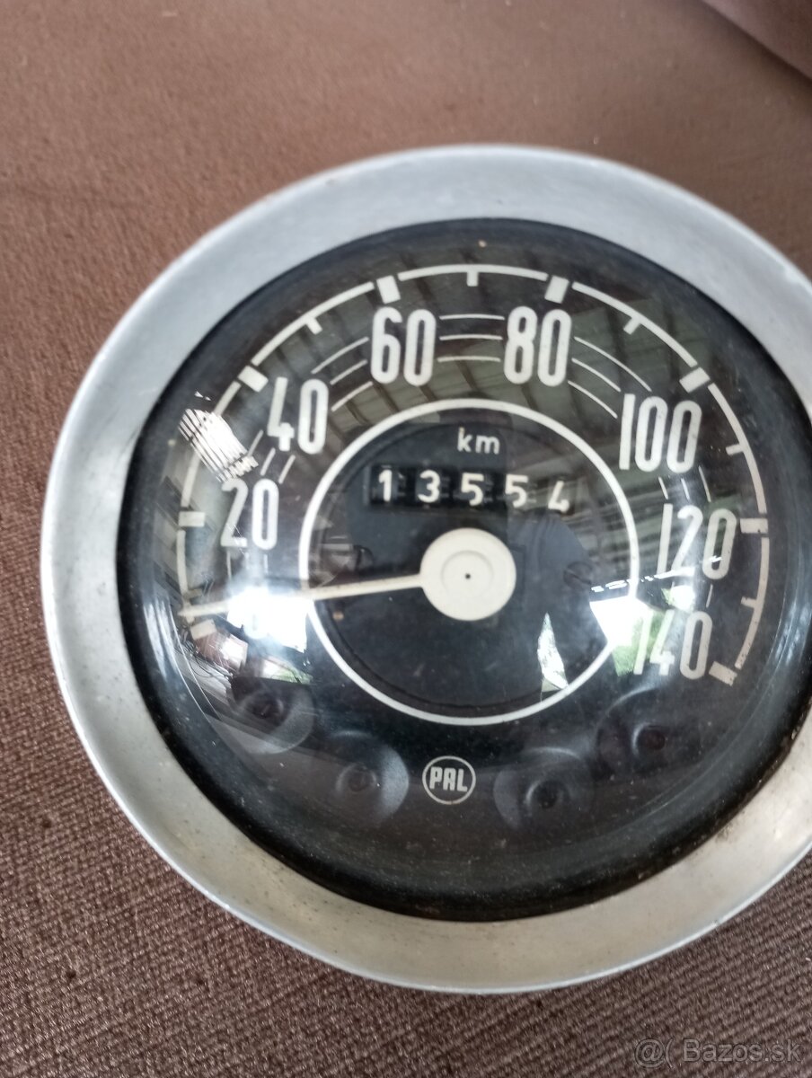 Starý tachometer