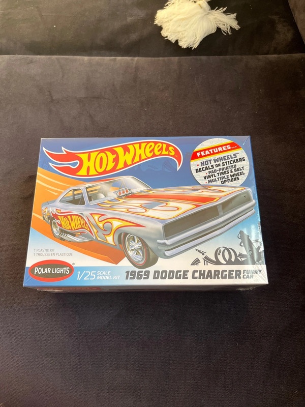 Hot Wheels 1969 Dodge Charger funny car