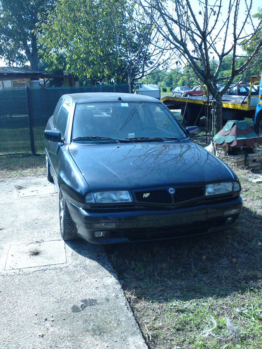 lancia delta HF 2.0l turbo 1996 naj 105000km 3 dverova