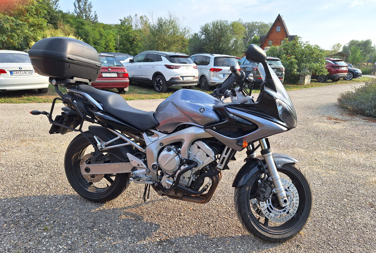 YAMAHA FAZER 600