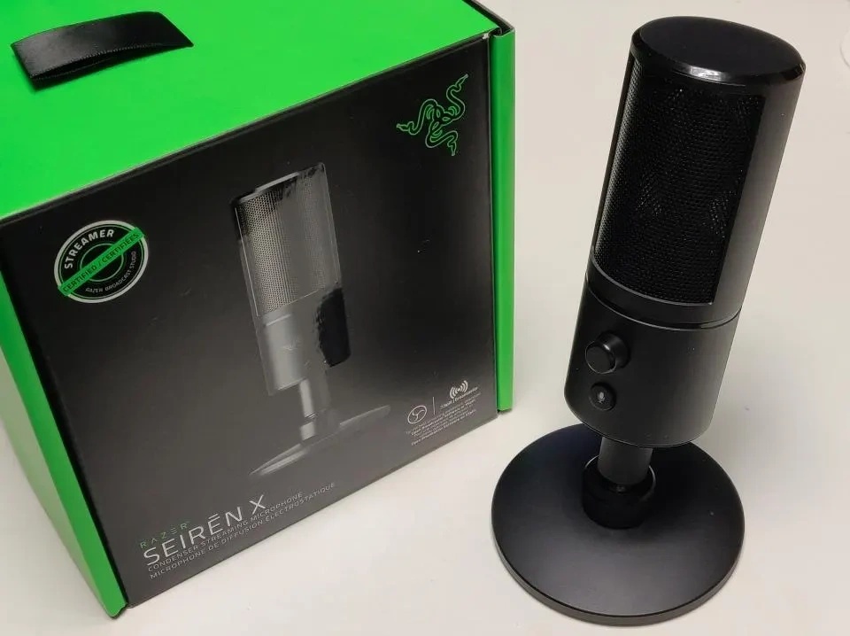 Predám mikrofón Razer Seiren X vrátane stojanu a pop filtru