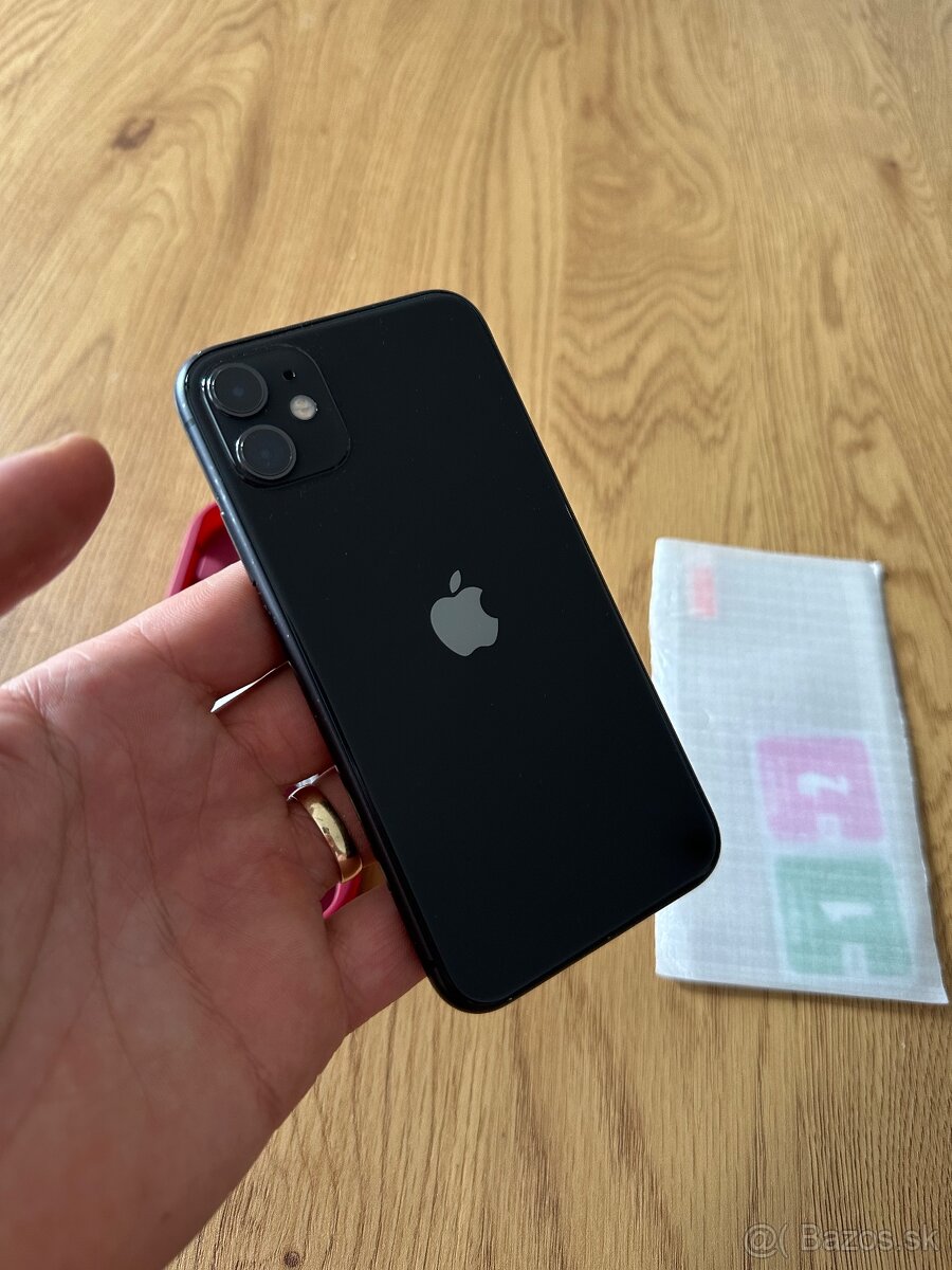 iPhone 11 Black 64gb v záruke