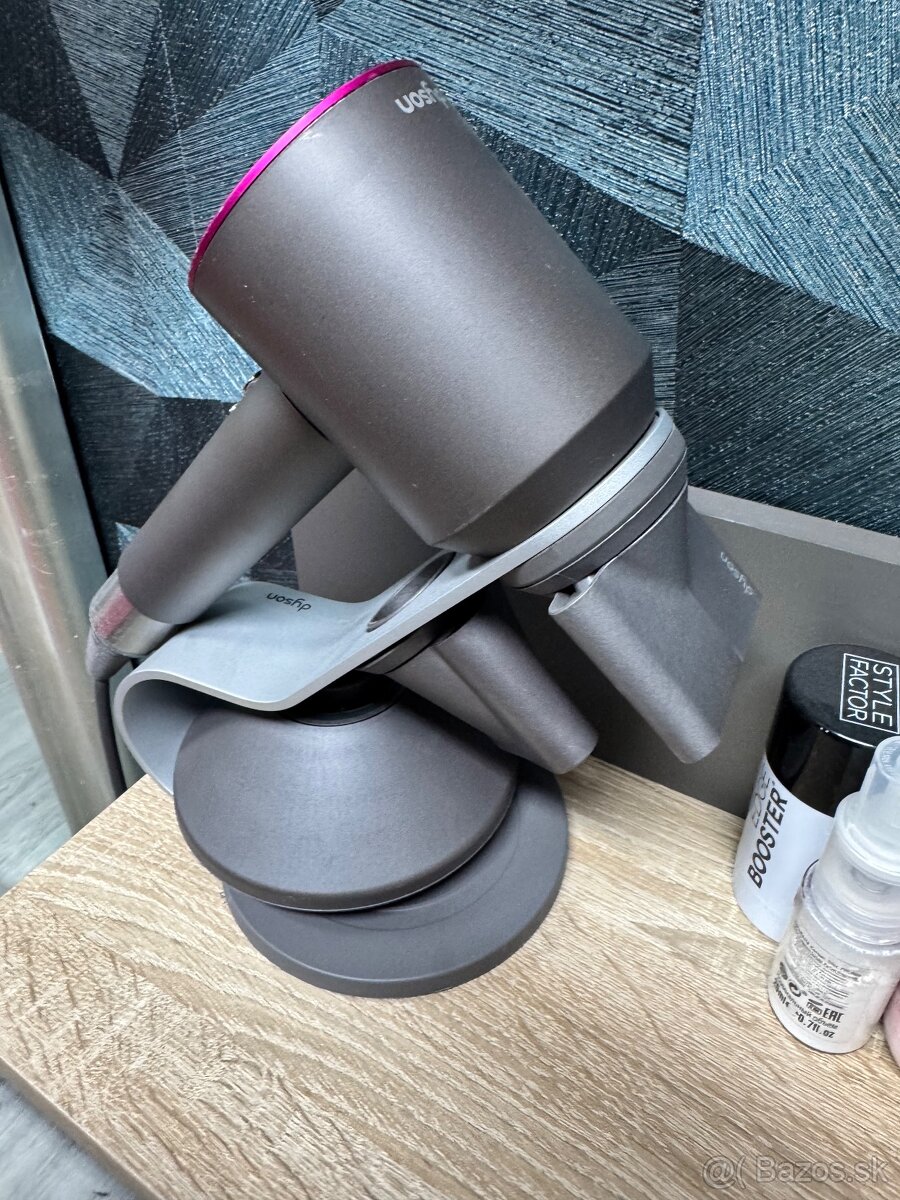 Dyson supersonic