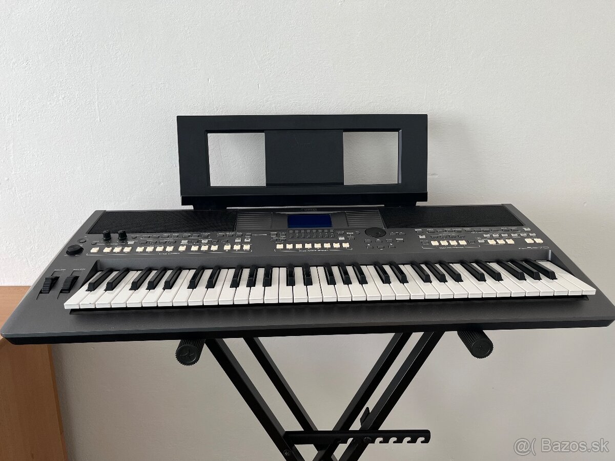 Yamaha PSR - S670