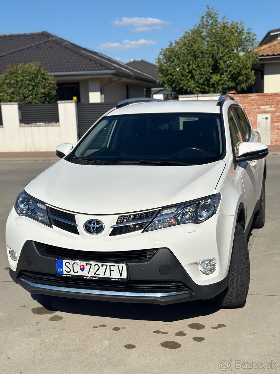 Toyota RAV4 DIESEL 2015