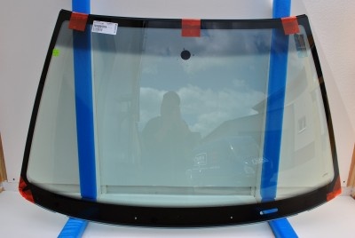 Čelné sklo Octavia 1 s dažďovým senzorom + spätné zrkadlo