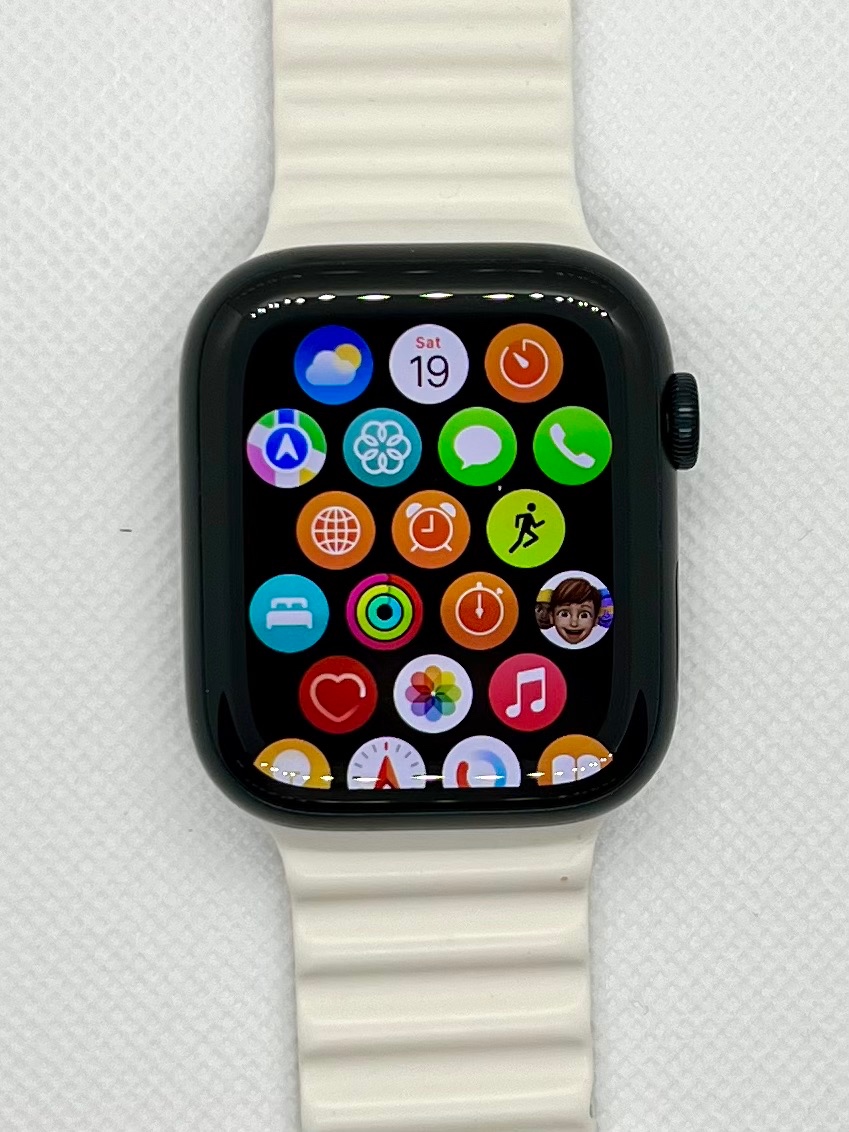 Apple Watch Series 7 45 mm - cierne - ako nove - 100% stav