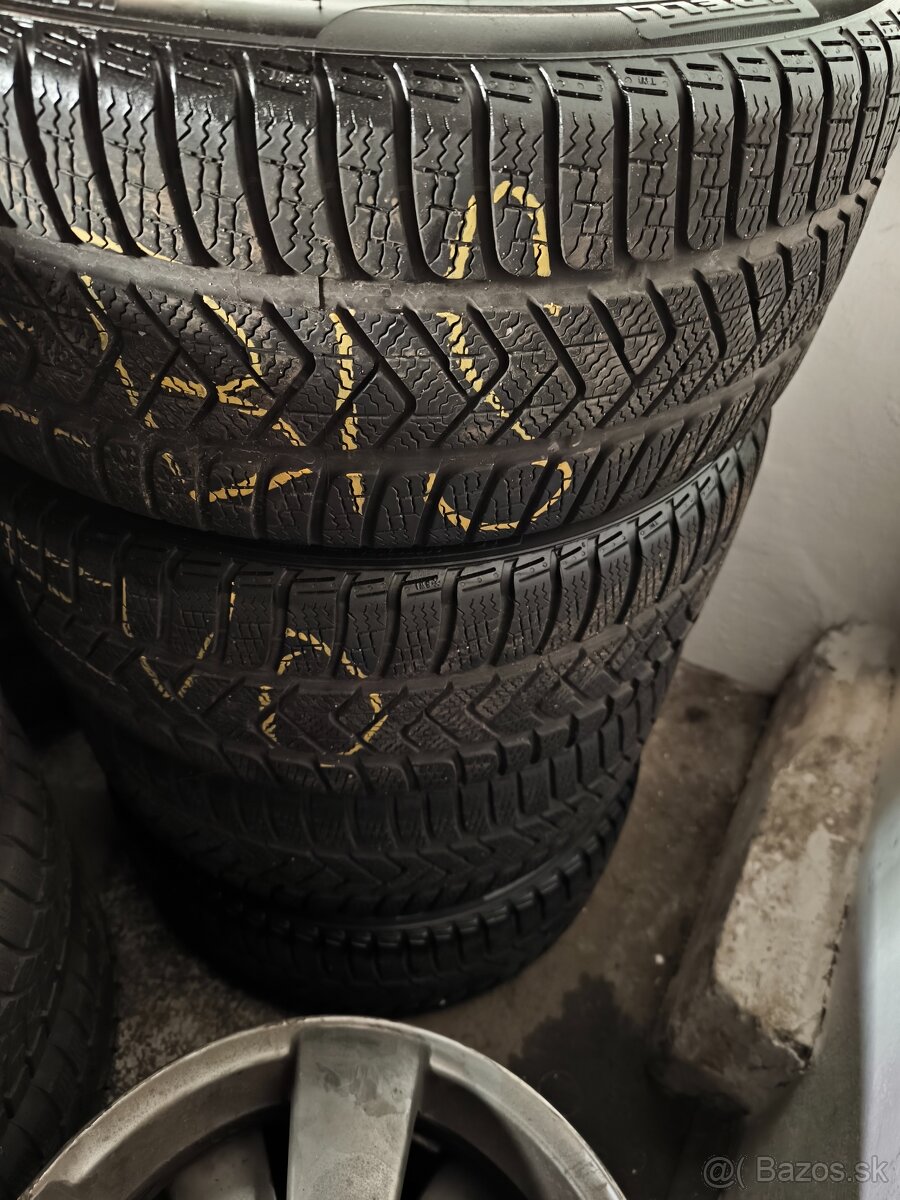 Pirelli sottozero 245/40r18