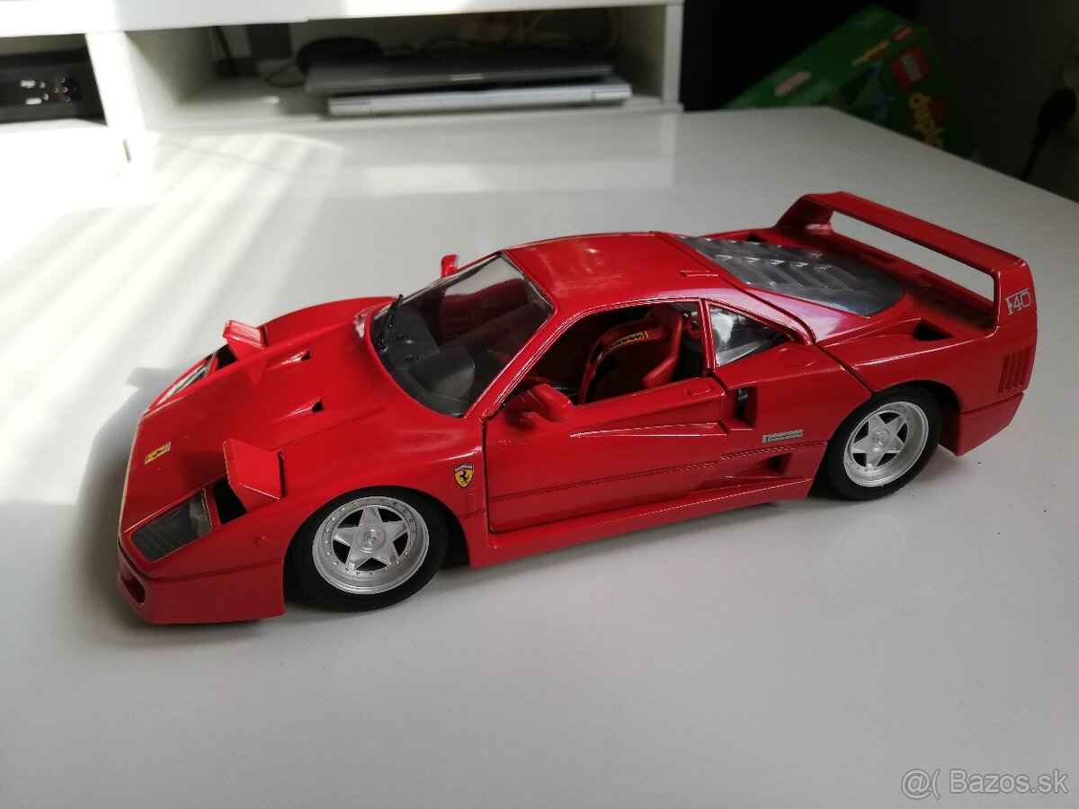 1:18 FERRARI F40 vyklapacie svetla