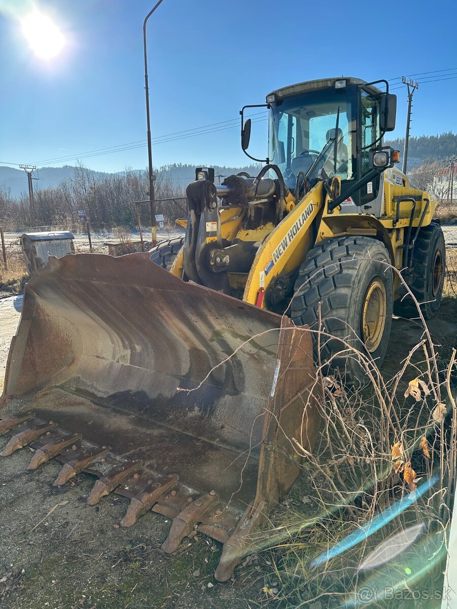 New Holland nakladač W190