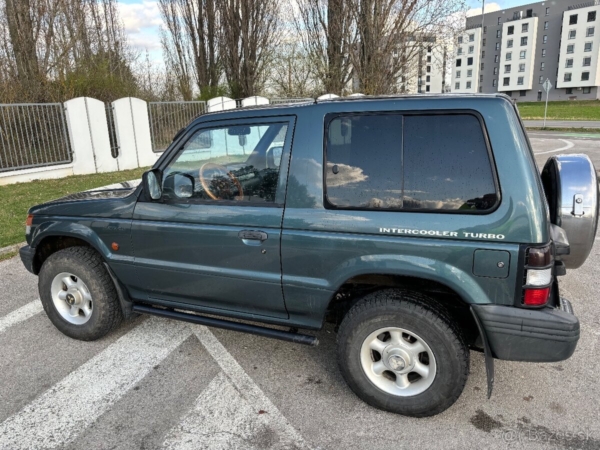 Mitsubishi Pajero 2