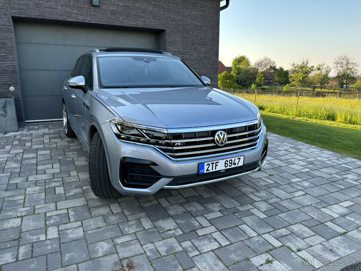 VW Touareg 3,0tdi R-line Panorama, DPH, TOP STAV