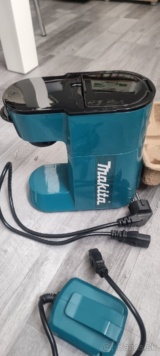 Makita DCM500Z AKUMULÁTOROVÝ KÁVOVAR

