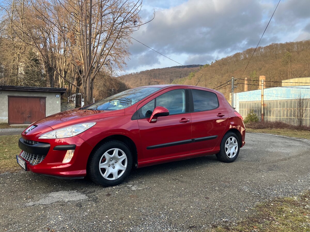 Peugeot 308 1.4 benzín 2010