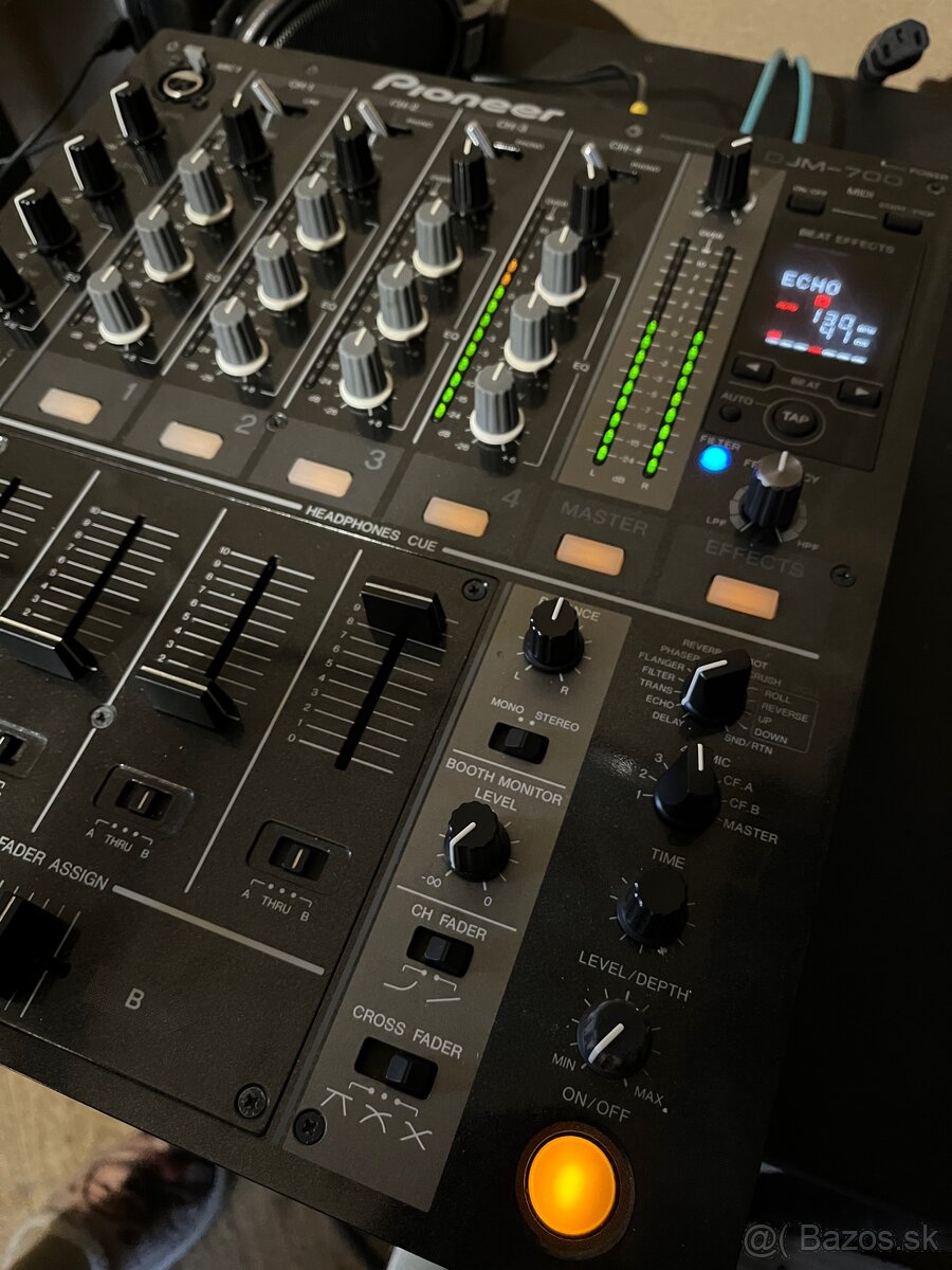 Mixpult Pioneer DJM 700 + flight case