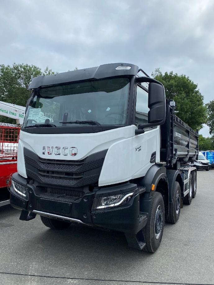 Iveco X-WAY 8x4 s nástavbou S3 Molčík