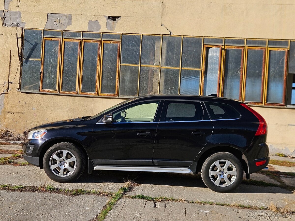 Servisovane Volvo XC60 D5 AWD - LACNO