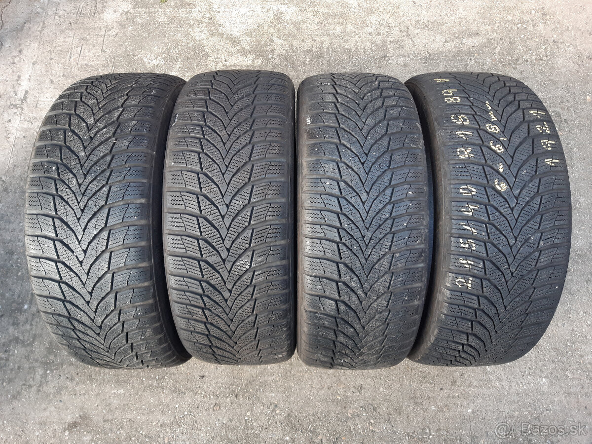 215/40 R18  -zimné