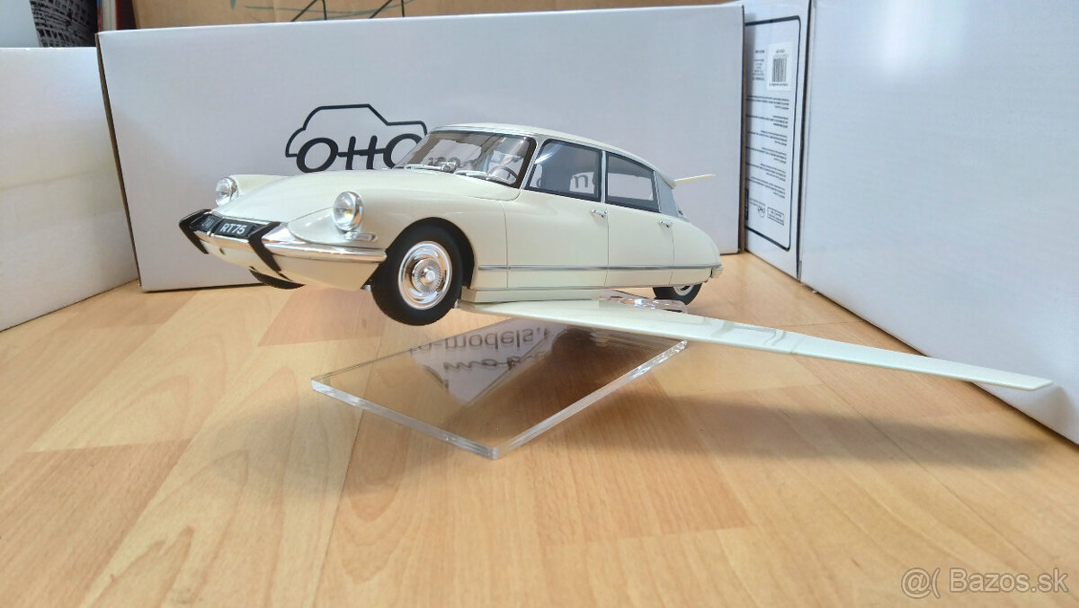 Predam model Citroen DS z filmu Fantomas v mierke 1:18