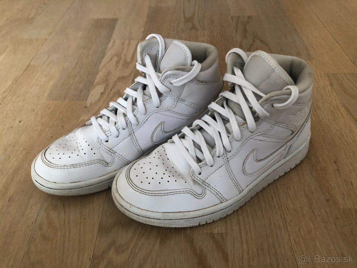 Predam tenisky Jordan White Mid - velkost