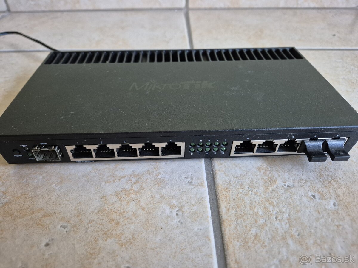 Mikrotik RB4011iGS+RM