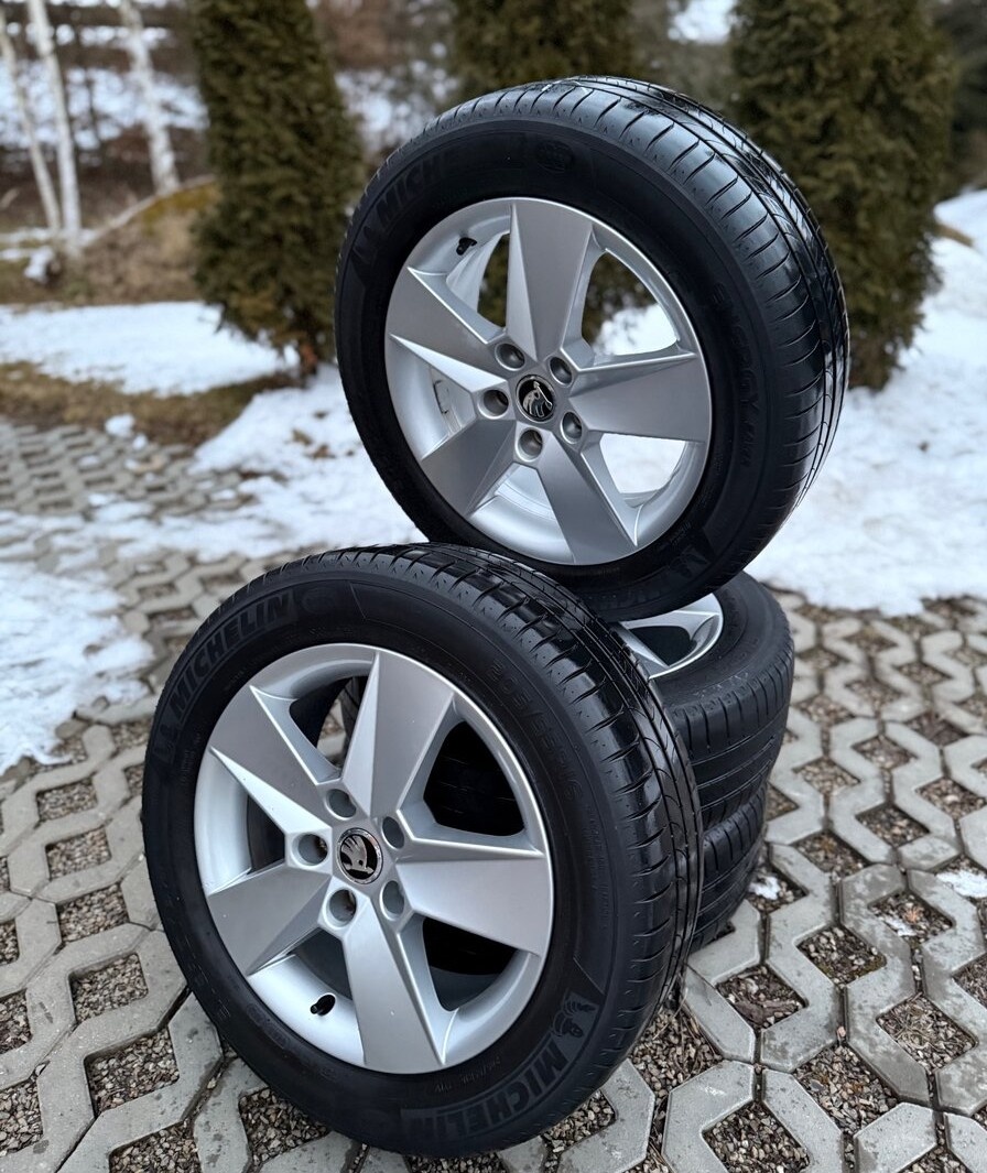 Škoda originálne ALU disky 5x112 + letné pneu 205/55 R16