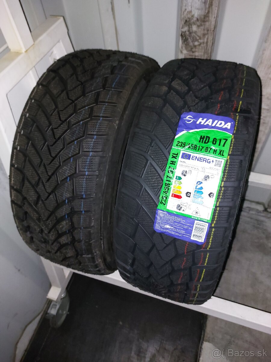 2x zimné pneumatiky 235/45R17