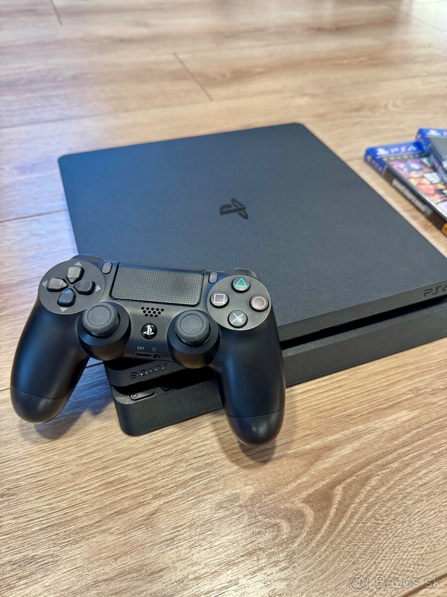 Predám Playstation PS 4 Slim 500gb