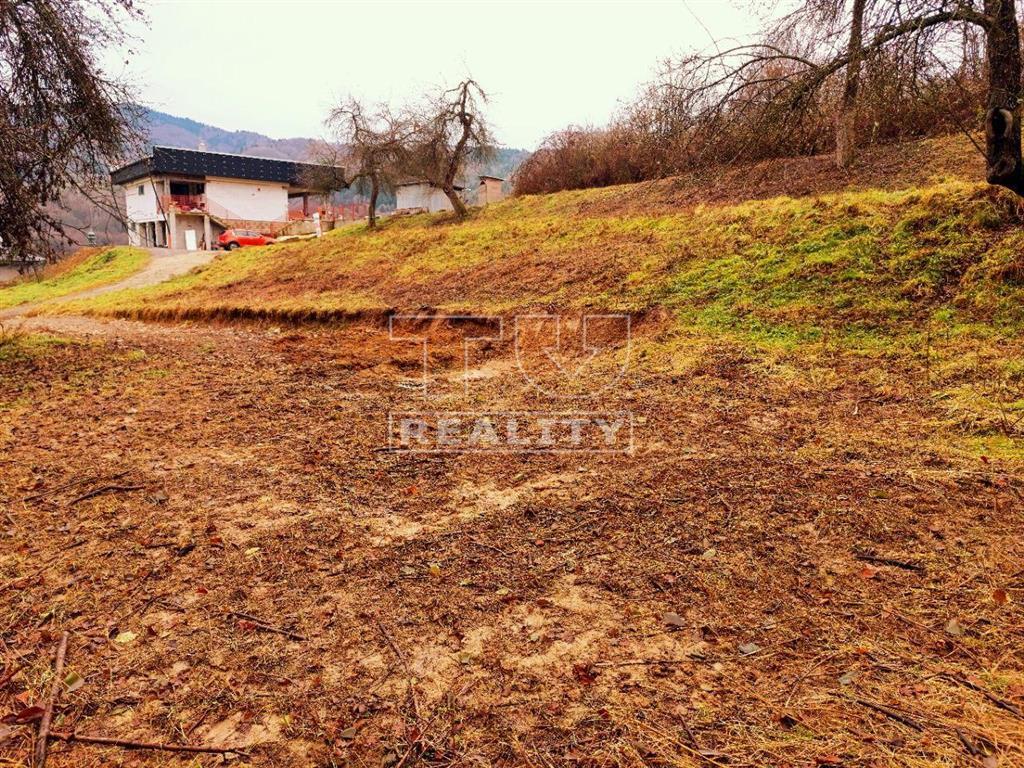 Krásny, slnečný, stavebný pozemok 2000m2 na periférii...