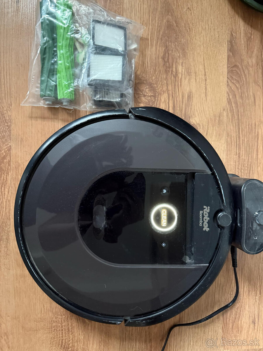 iRobot Roomba i7