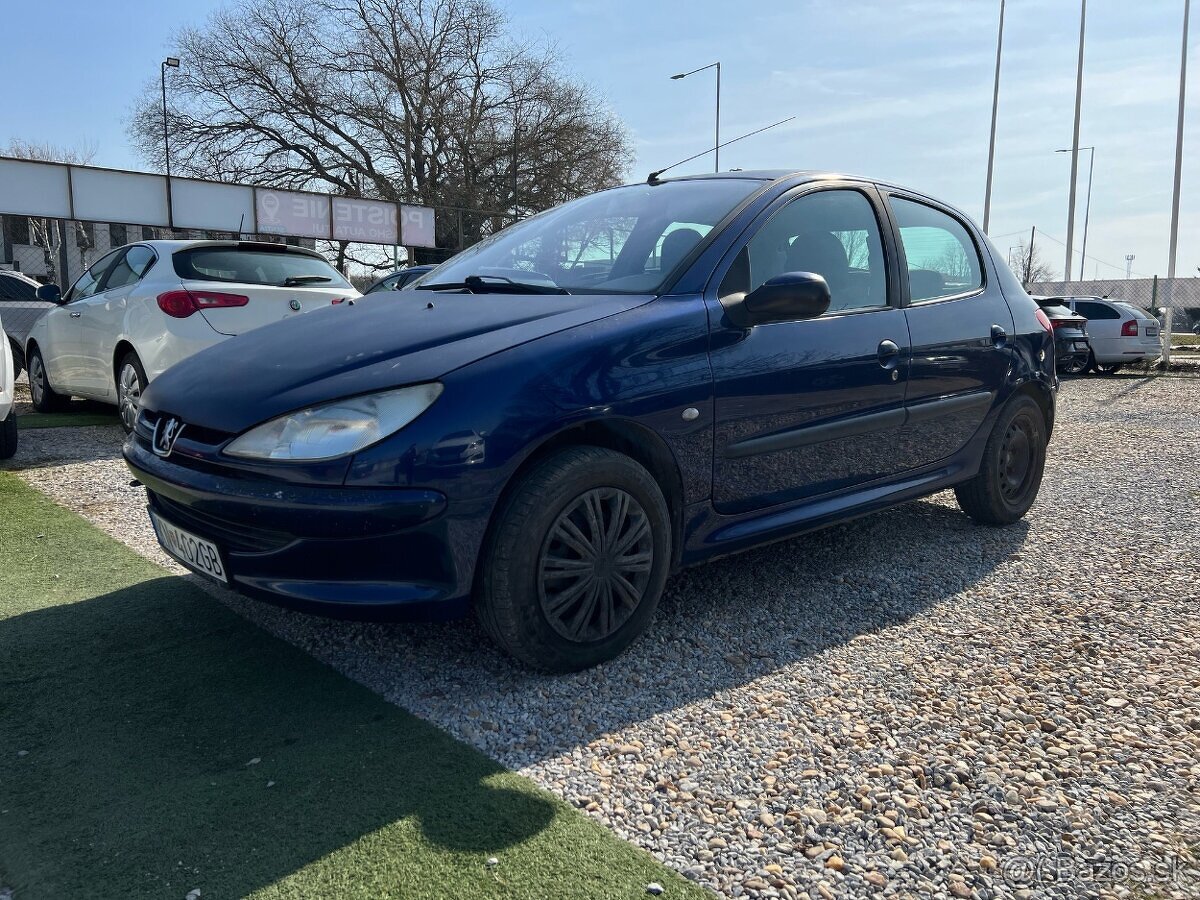 Peugeot 206 1.4 benzín, 55kW, MT/5 rok:10.2001.