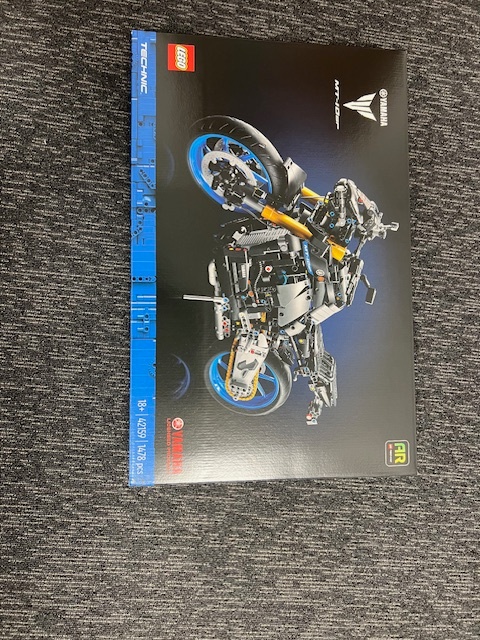 lego 42159, motorka Yamaha