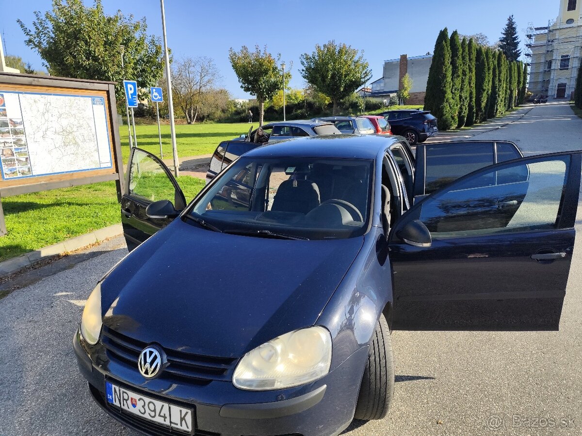 Golf 1.6 75kw benzín