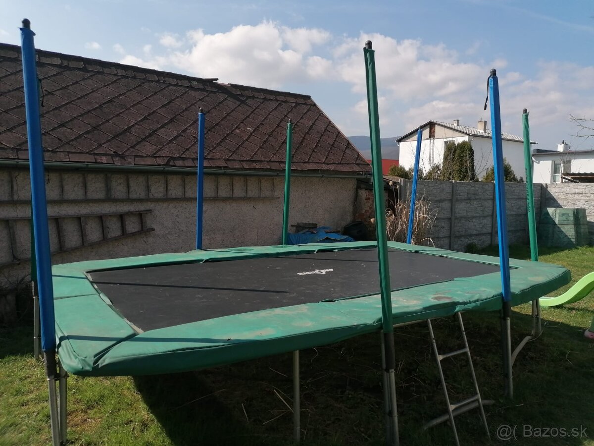 Darujem trampolínu