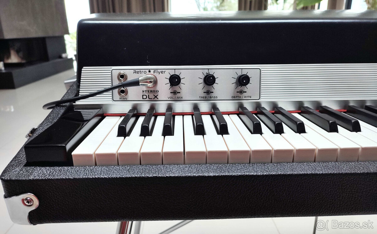 RHODES MARK I - 73  s RetroFlyer DLX Preamp