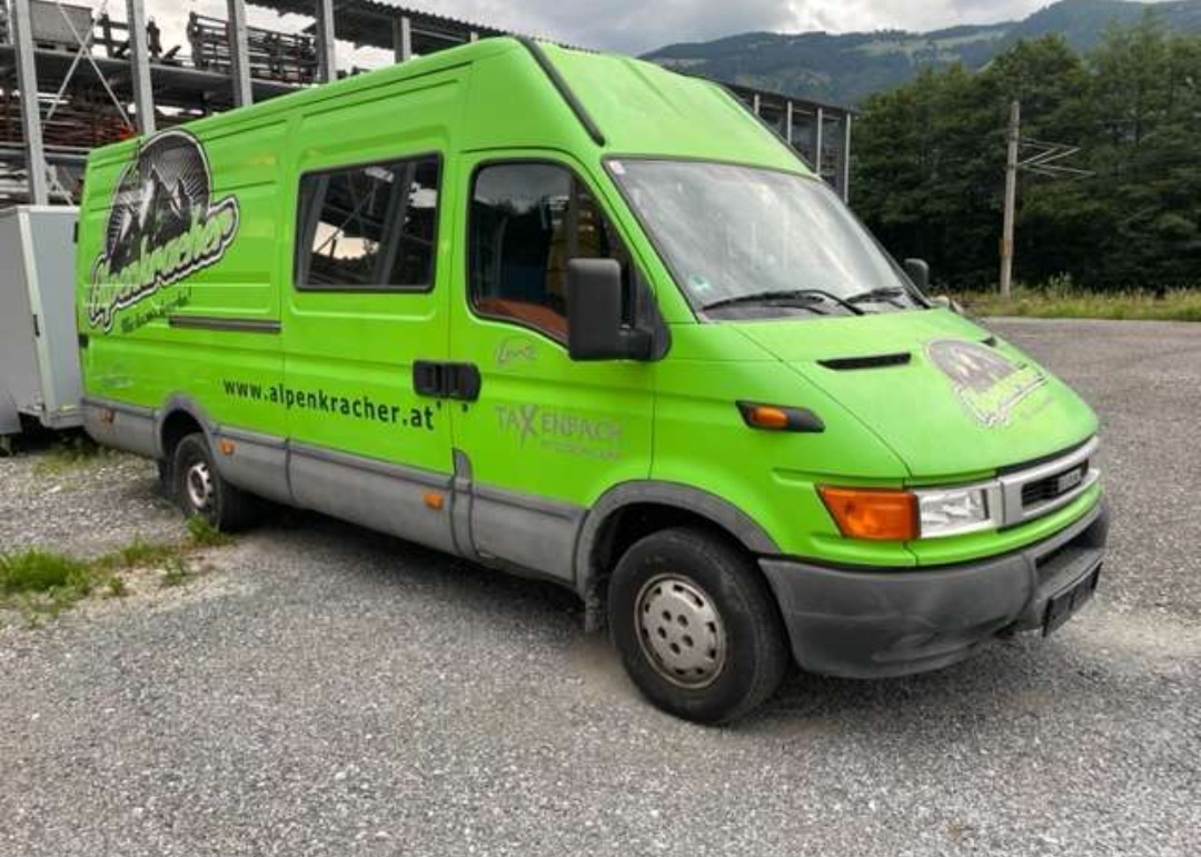 IVECO Daily 35 S 13V Kombi / Family Van