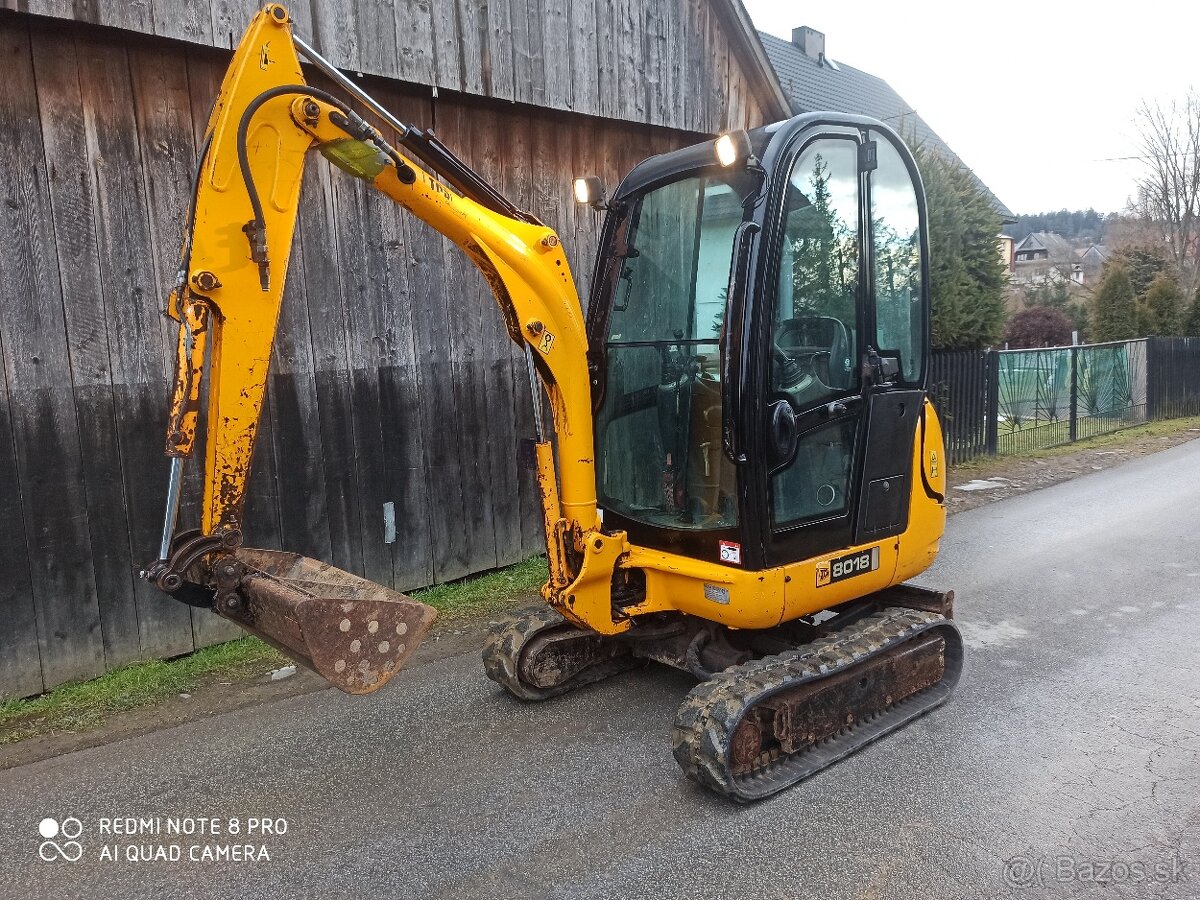 Minibager jcb 8018