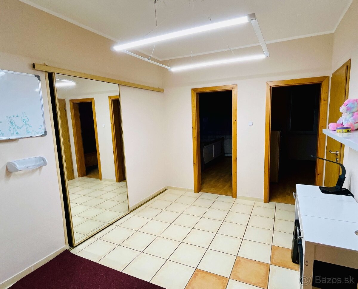 4-izb.byt Mikovíniho ul., 102 m2, 2.poshodie, parkovanie