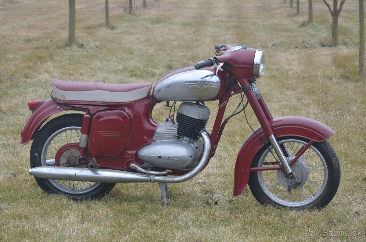 jawa 250 559 panelka s TP