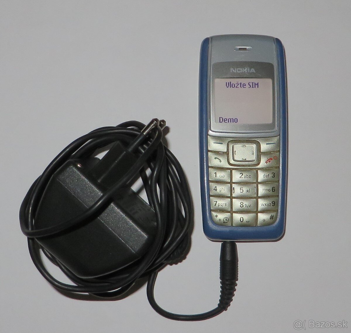 Retro NOKIA 1112 Tlacidlovy mobilny telefon s nabijackou