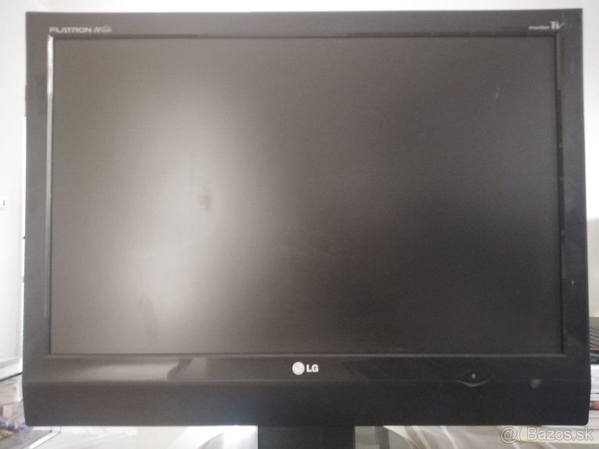 Monitor / LG 22' / 56 cm